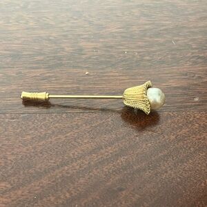 Vintage Baroque Style Floral Faux Pearl And Gold Stick Lapel Pin